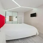 3-room Avalon * Leópolis