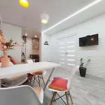 3-room Avalon Leópolis
