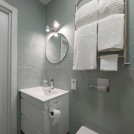 3-room Avalon *