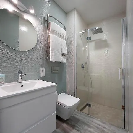 3-room Avalon